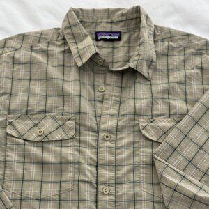 Patagonia Men's M long sleeve quick dry plaid button down shirt